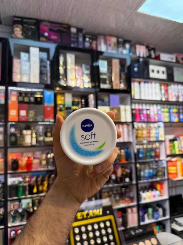 کرم مرطوب کننده نیوآ NIVEA - SOFT - Image 2