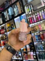 لیپ اویل چتری شیگلم رنگ صورتی - SHEGLAM - Image 3