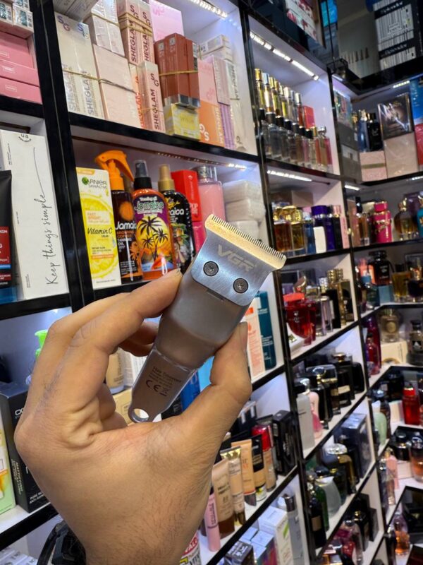 ماشین خط زن و اصلاح صورت وی جی ار مدل VGR - V-071 - Image 4