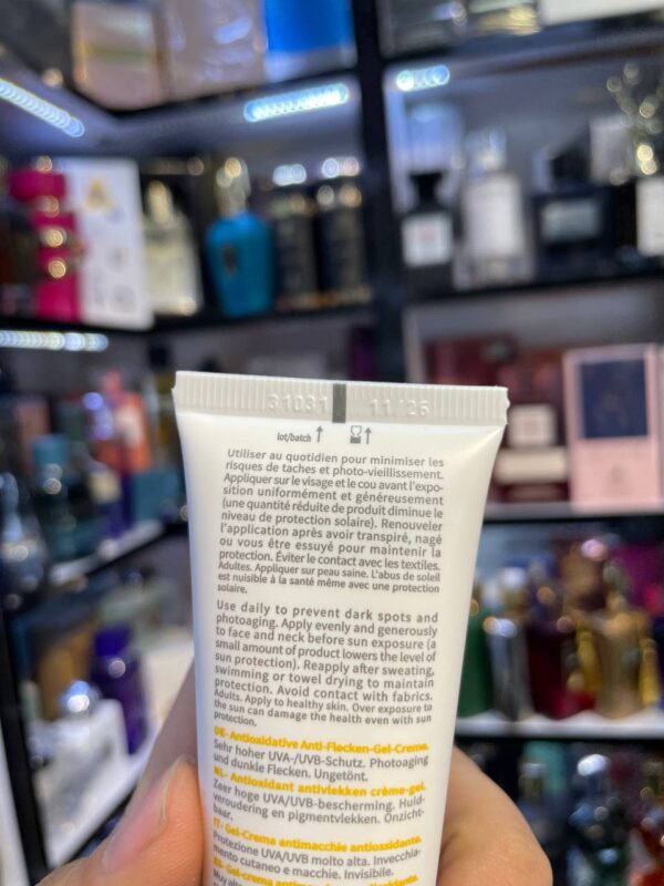 کرم ضد آفتاب بی رنگ SPF50 بایودرما مدل اسپات ایج - Bioderma - Image 6