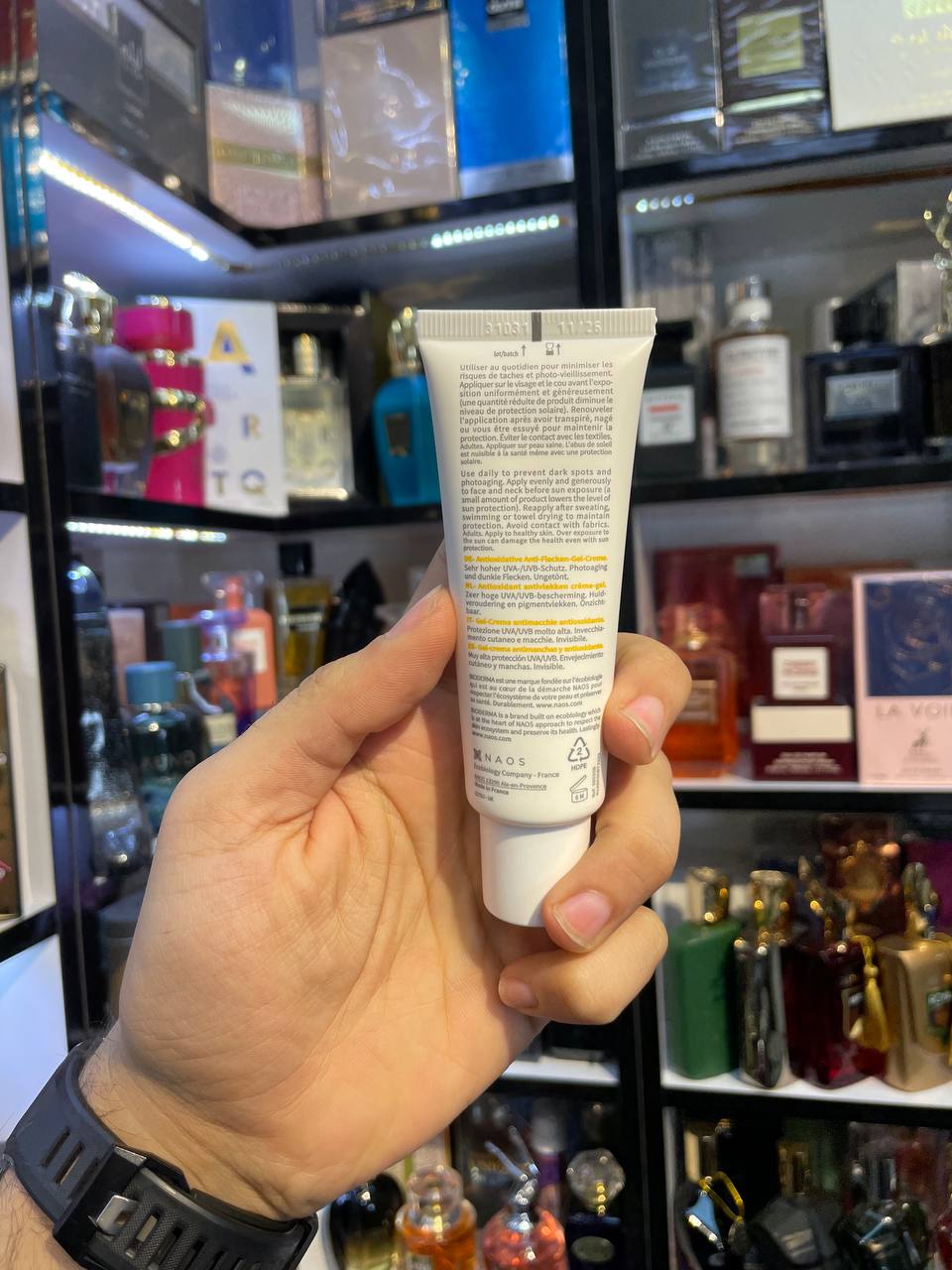 IMG_20250205_141648_371.jpg کرم ضد آفتاب بی رنگ SPF50 بایودرما مدل اسپات ایج - Bioderma - Image 5