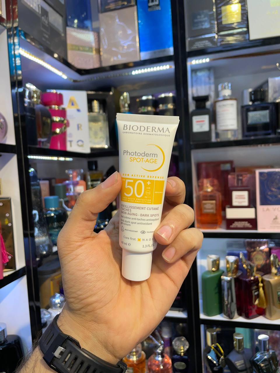 IMG_20250205_141650_616.jpg کرم ضد آفتاب بی رنگ SPF50 بایودرما مدل اسپات ایج - Bioderma - Image 2