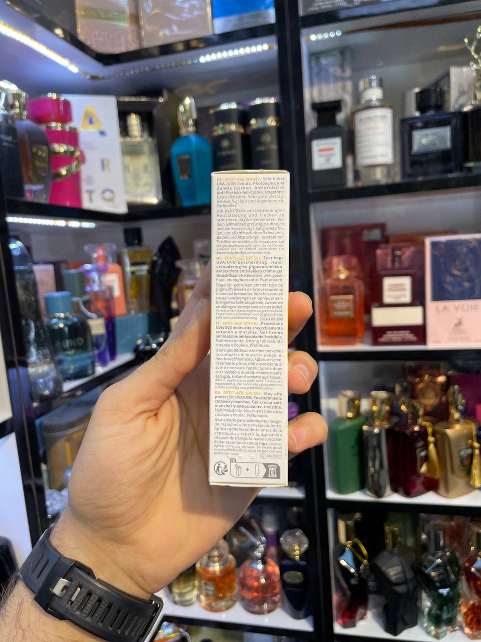 IMG_20250205_141655_897.jpg کرم ضد آفتاب بی رنگ SPF50 بایودرما مدل اسپات ایج - Bioderma - Image 8