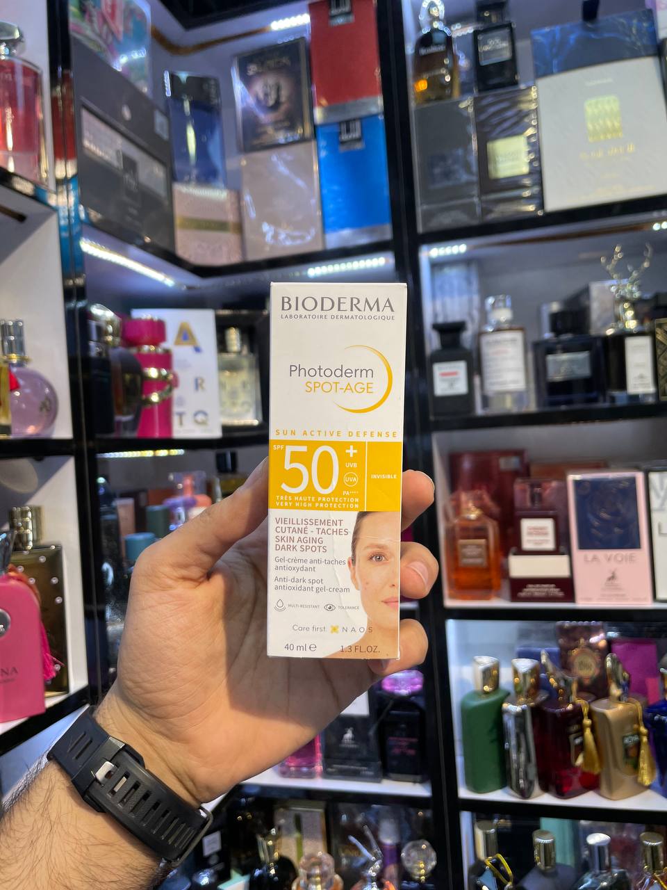 IMG_20250205_141702_481.jpg کرم ضد آفتاب بی رنگ SPF50 بایودرما مدل اسپات ایج - Bioderma - Image 3