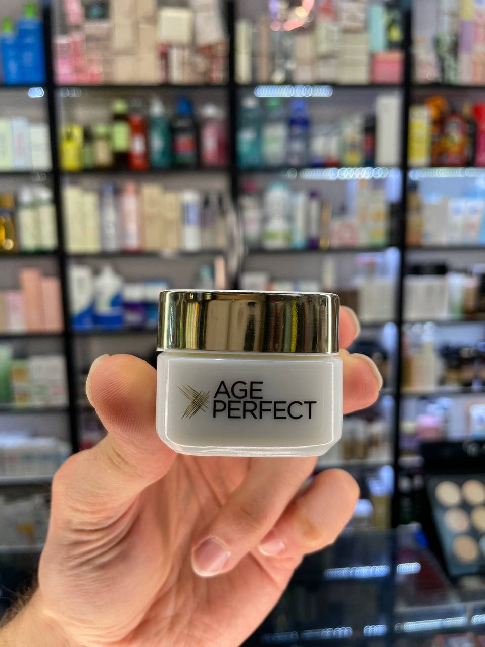 IMG_20250301_152621_497.jpg کرم دور چشم ضد چروک و آبرسان لورال -LOREAL - Image 3