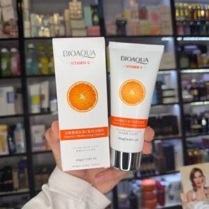 فوم شستشو صورت ویتامین سی بیوآکوا – Bioaqua